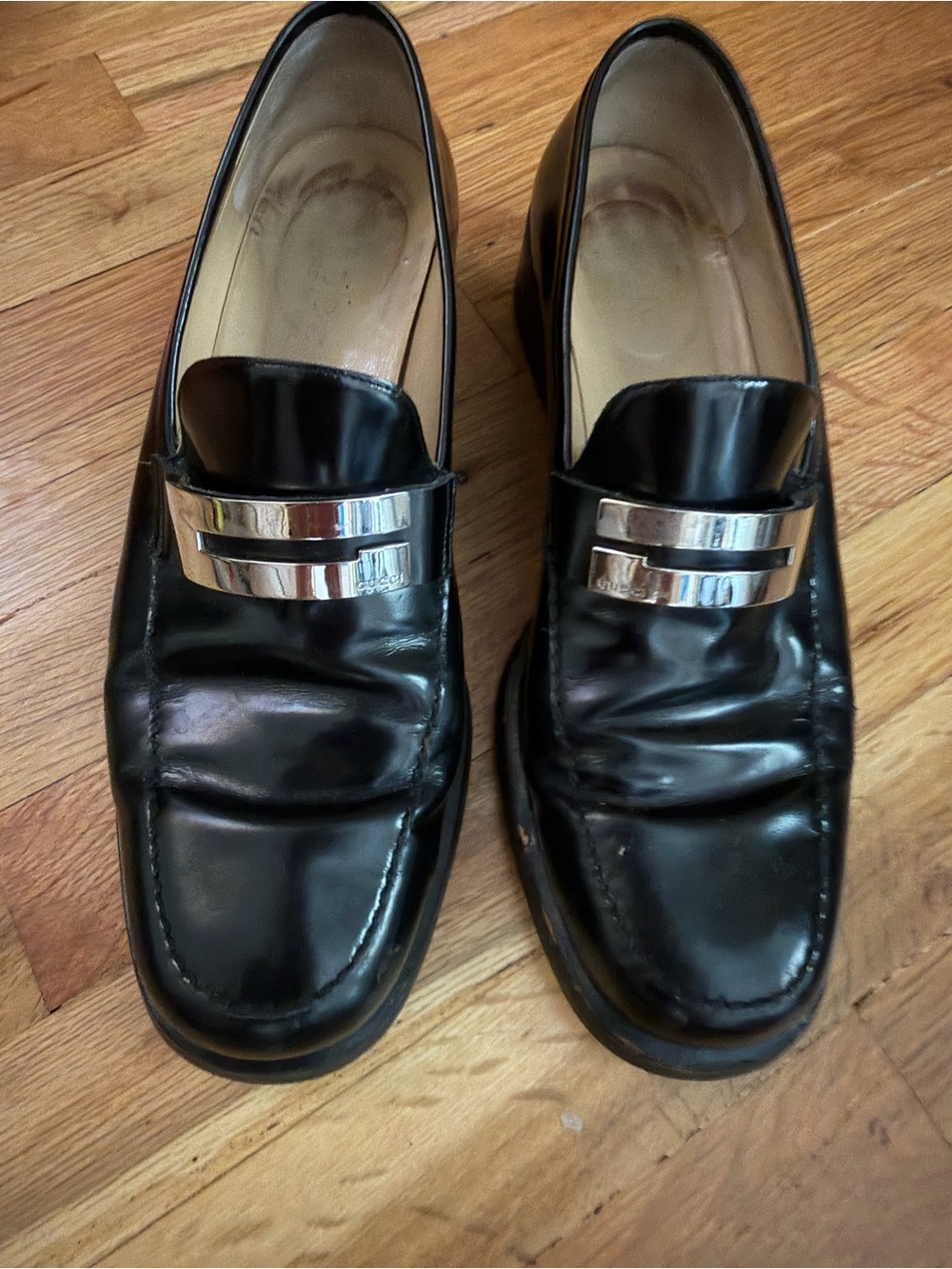 Gucci Black Leather Women's Loafers with Silver-Tone Logo G’s (Fit up to 8)